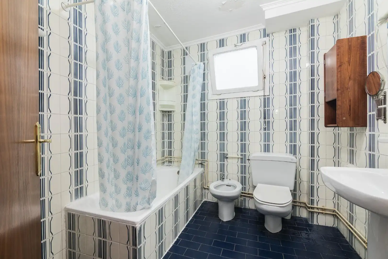 Bathroom of Flat for sale in Elche / Elx  with Balcony