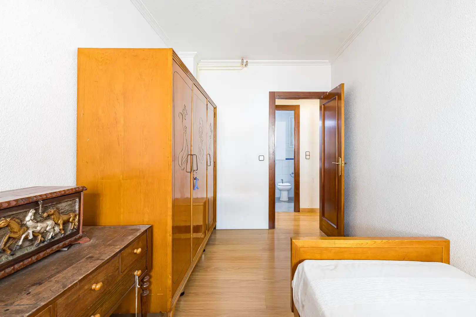 Bedroom of Flat for sale in Sur