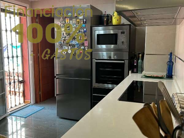Cuina de Casa adosada en venda en  Sevilla Capital amb Aire condicionat, Calefacció i Traster