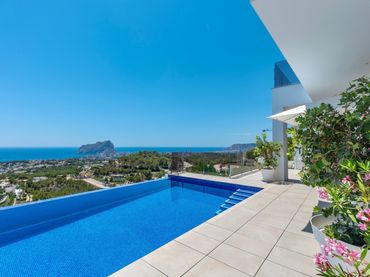 Villa con piscina in vendita a La Fustera