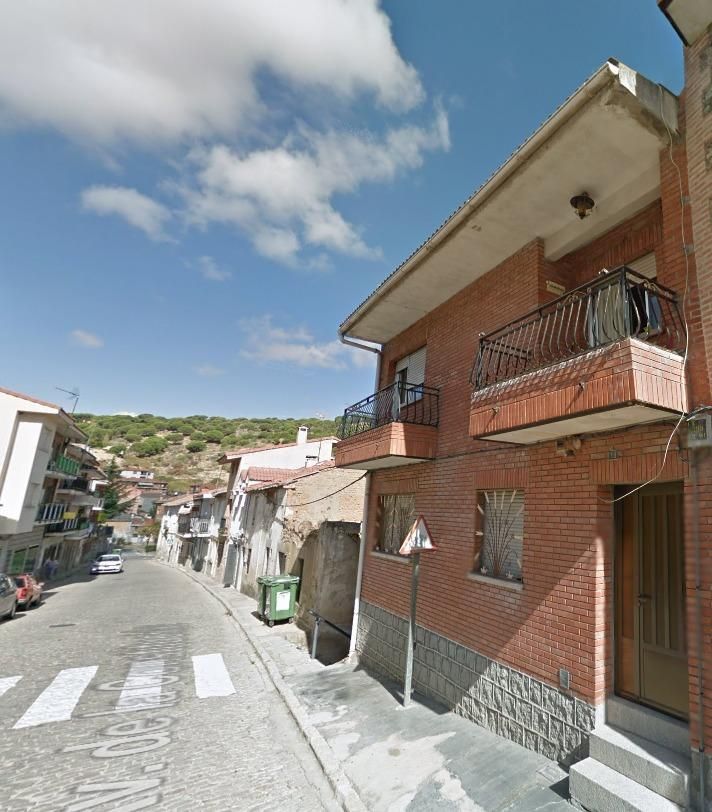 Planta baixa en venda a Avenida CONSTITUCION, El Hoyo de Pinares