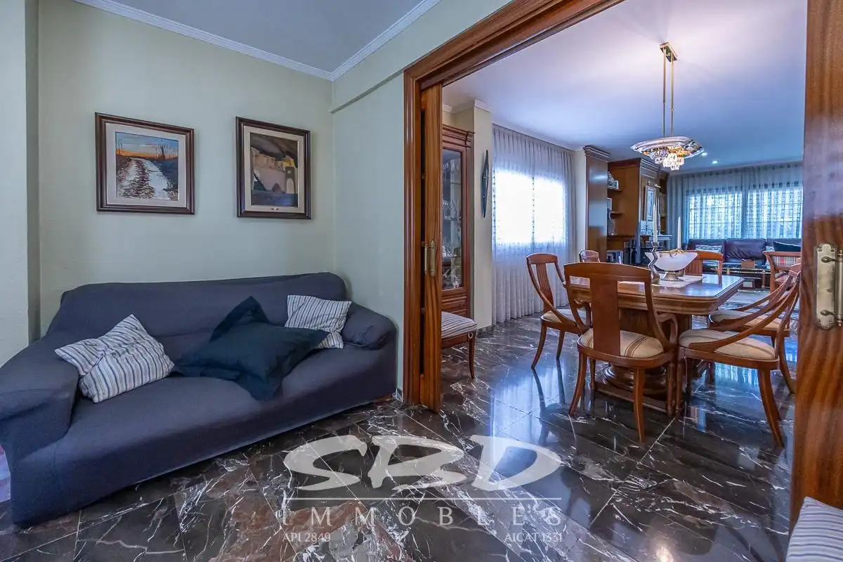 Sala d'estar de Casa o xalet en venda en Barberà del Vallès amb Aire condicionat, Calefacció i Terrassa