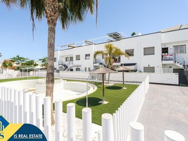 Penthouse with pool for sale in Torre de la Horadada