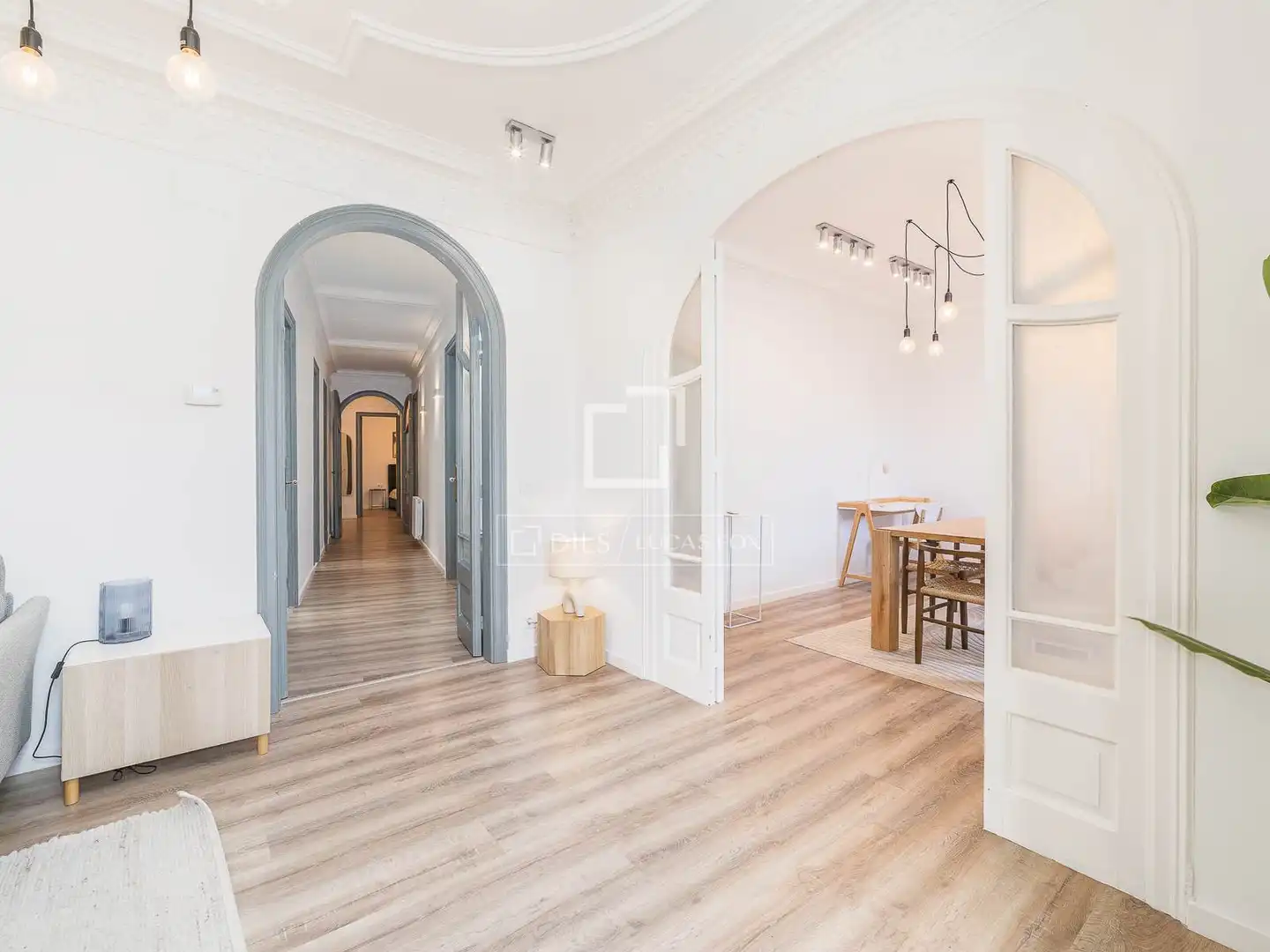 Flat for sale in Barcelona  with Air Conditioner, Terrace and Furnished