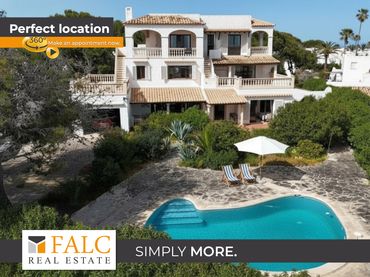 Casa rustica con balcone in vendita a Cala Ferrera - Cala Serena