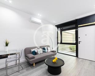 Sala d'estar de Estudi de lloguer en  Madrid Capital amb Aire condicionat, Traster i Moblat