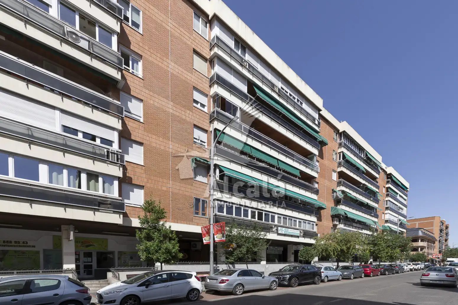 Vista exterior de Pis en venda en Alcalá de Henares amb Aire condicionat, Calefacció i Parquet