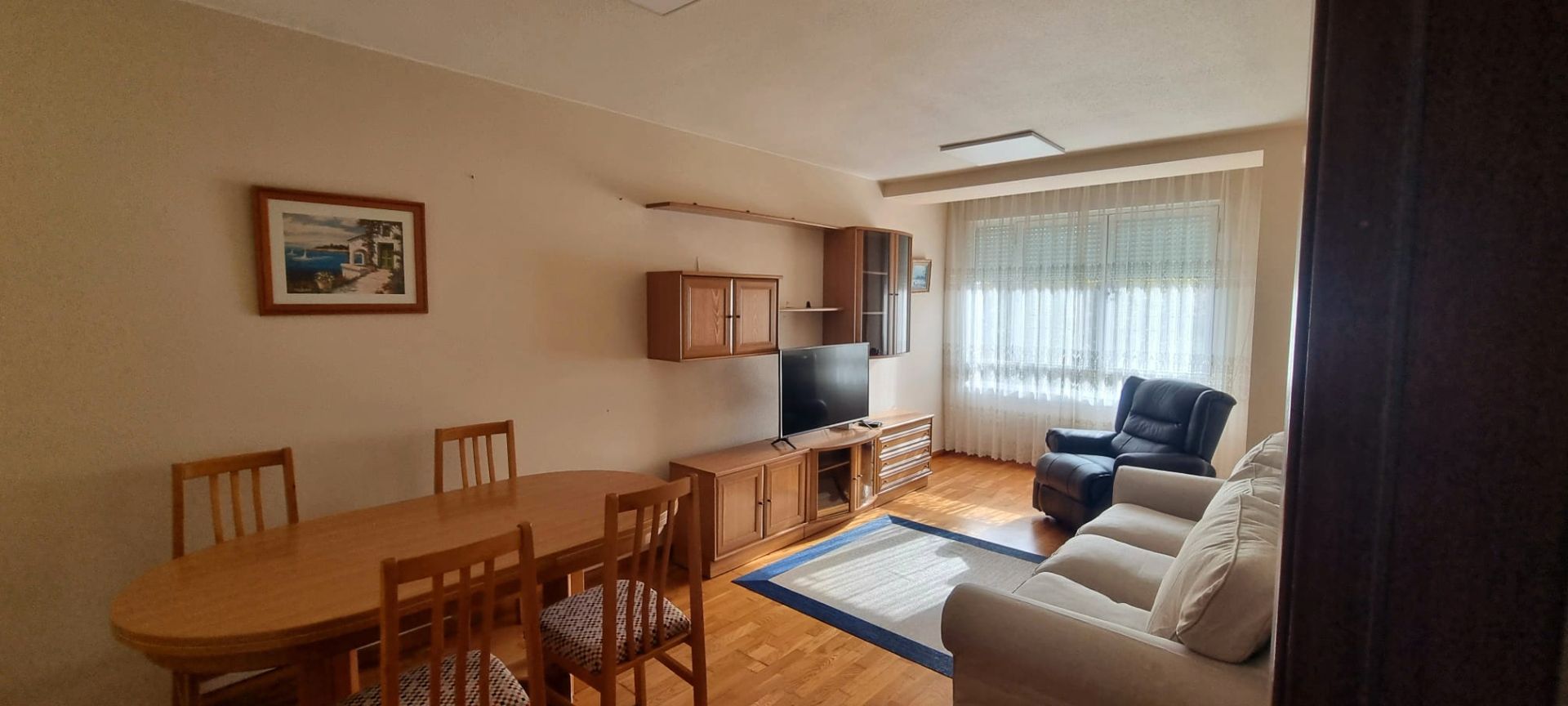 Sala d'estar de Apartament de lloguer en Gijón  amb Calefacció, Parquet i Traster