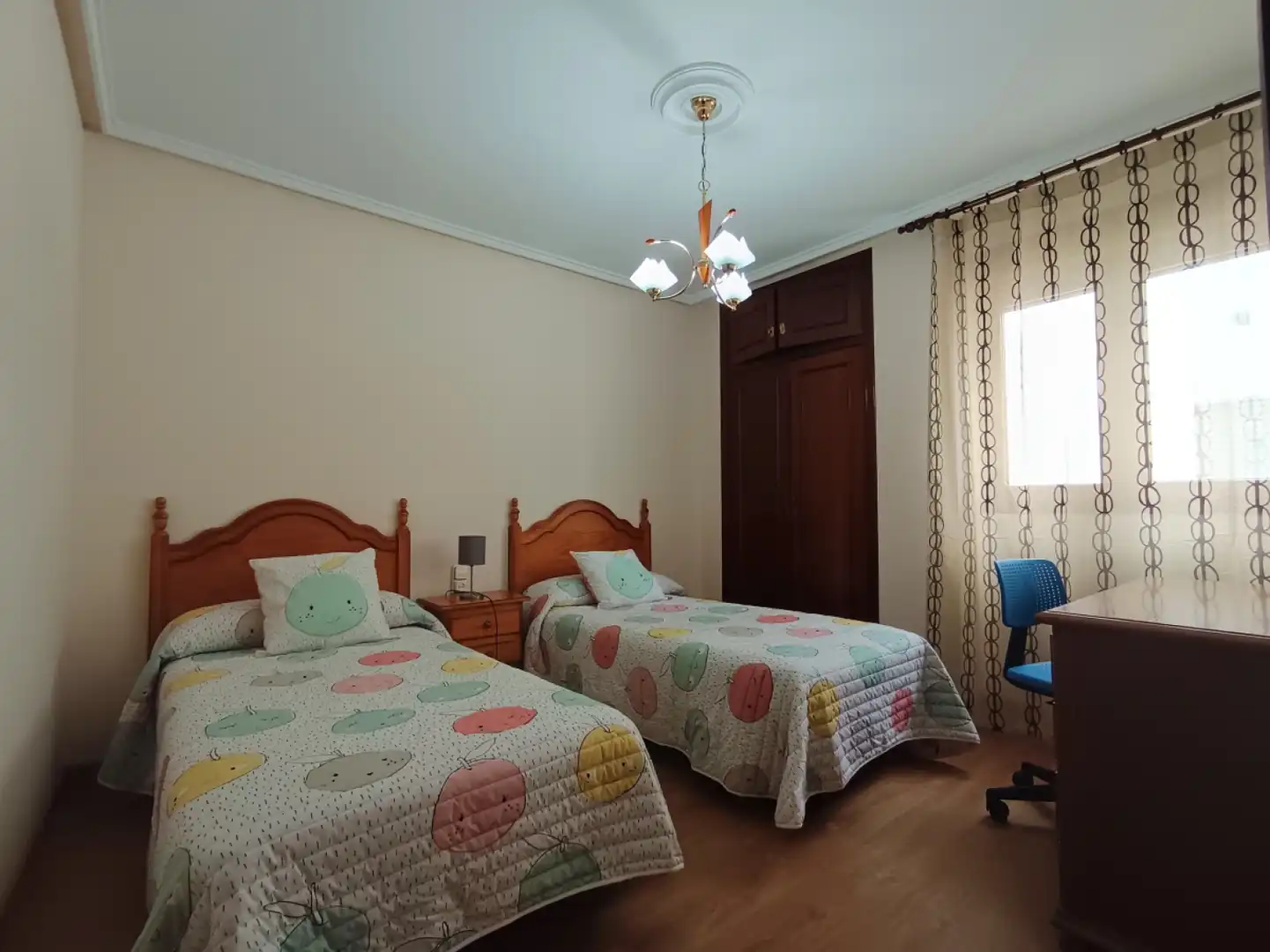 Schlafzimmer von Wohnung zur Miete in Gijón  mit Heizung, Abstellraum und Möbliert