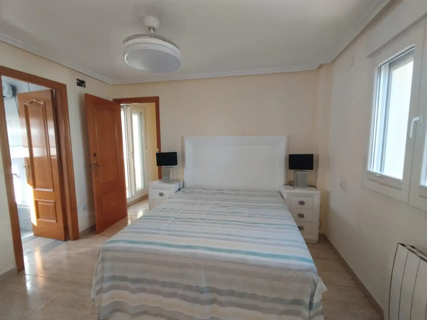 Habitación de Casa adosada en venta en Guardamar del Segura con Aire acondicionado, Calefacción y Amueblado