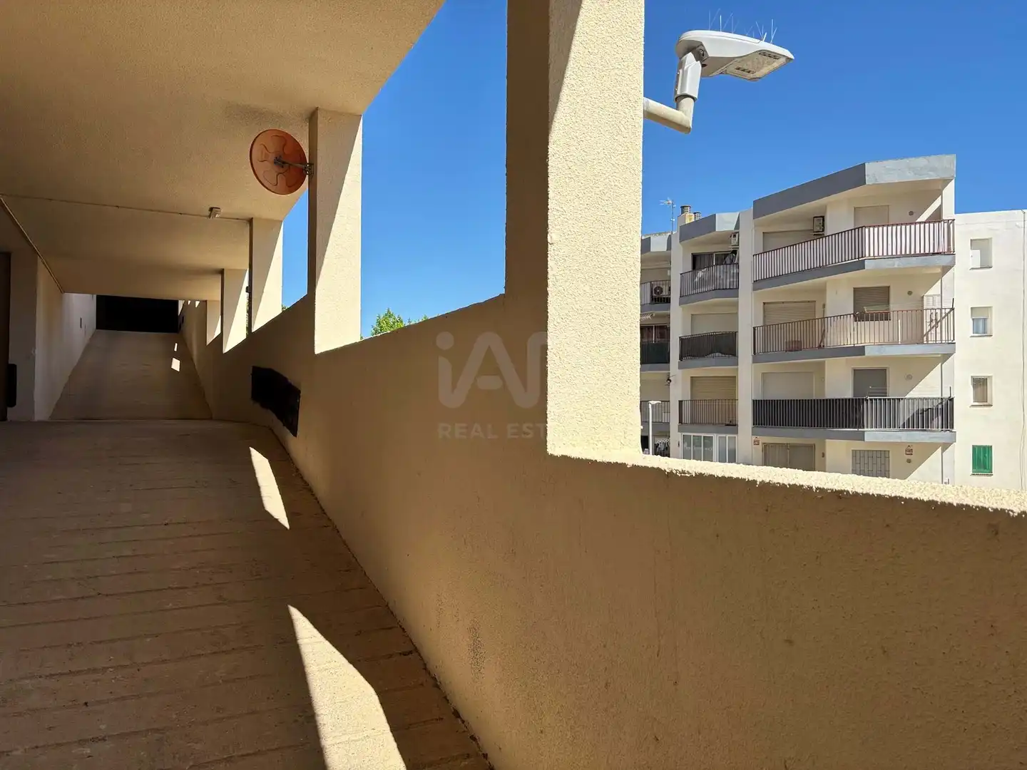 Außenansicht von Garage zum Verkauf in Empuriabrava