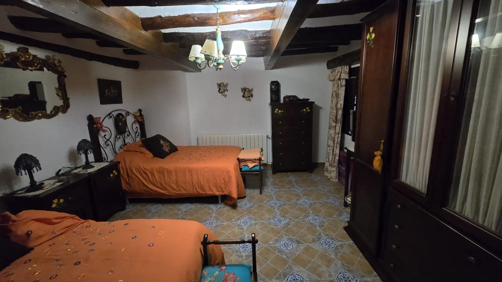 Habitación de Finca rústica en venta en Villanueva del Arzobispo con Calefacción, Trastero y Piscina