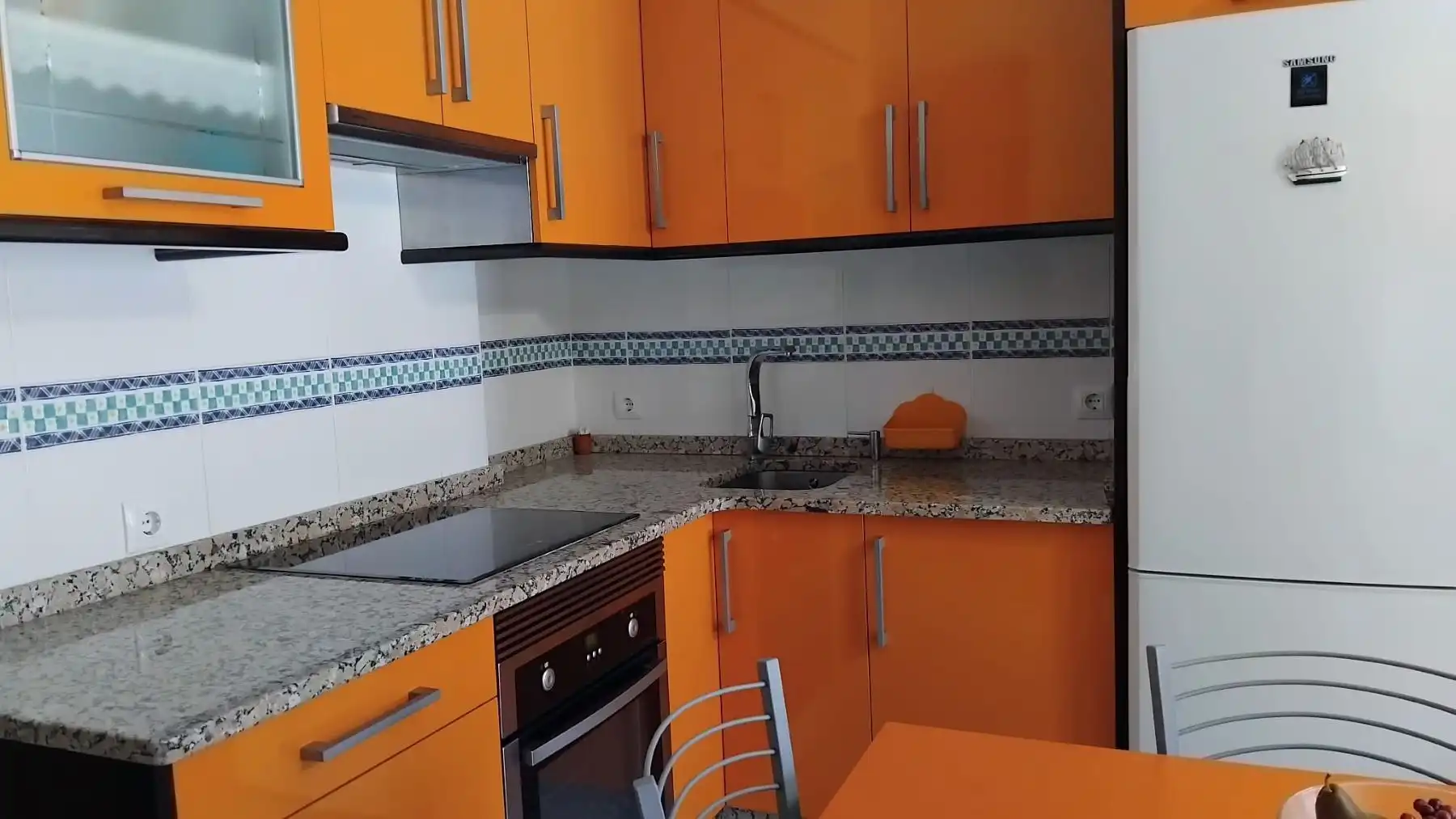 Cocina de Apartamento en venta en Ribeira con Calefacción, Trastero y Amueblado