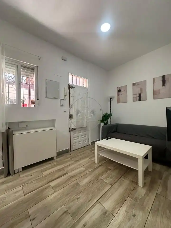 Ground floor for rent in De Juan Pantoja, Bellas Vistas