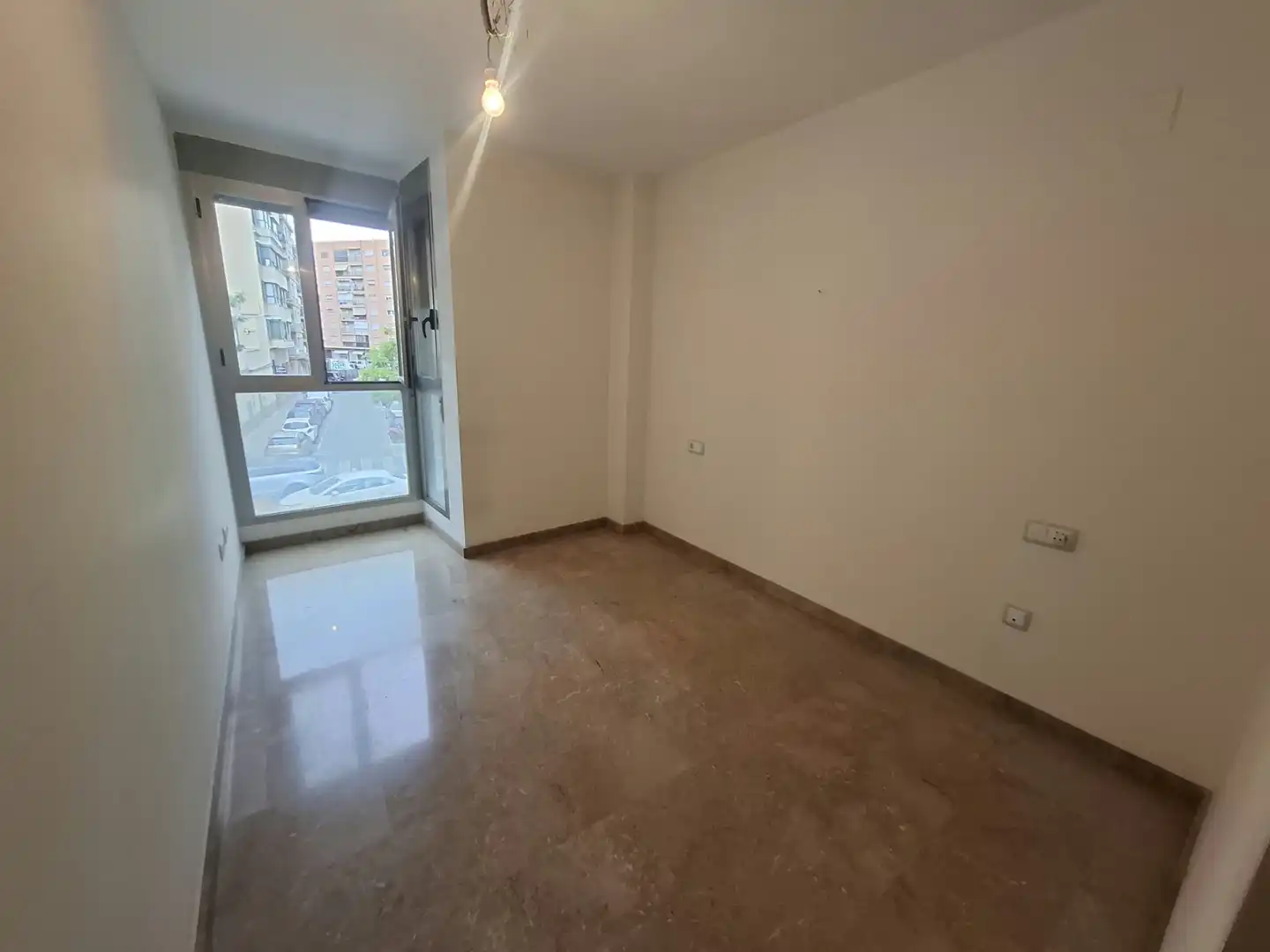 Bedroom of Flat for sale in Valencia  with Air Conditioner and Oven