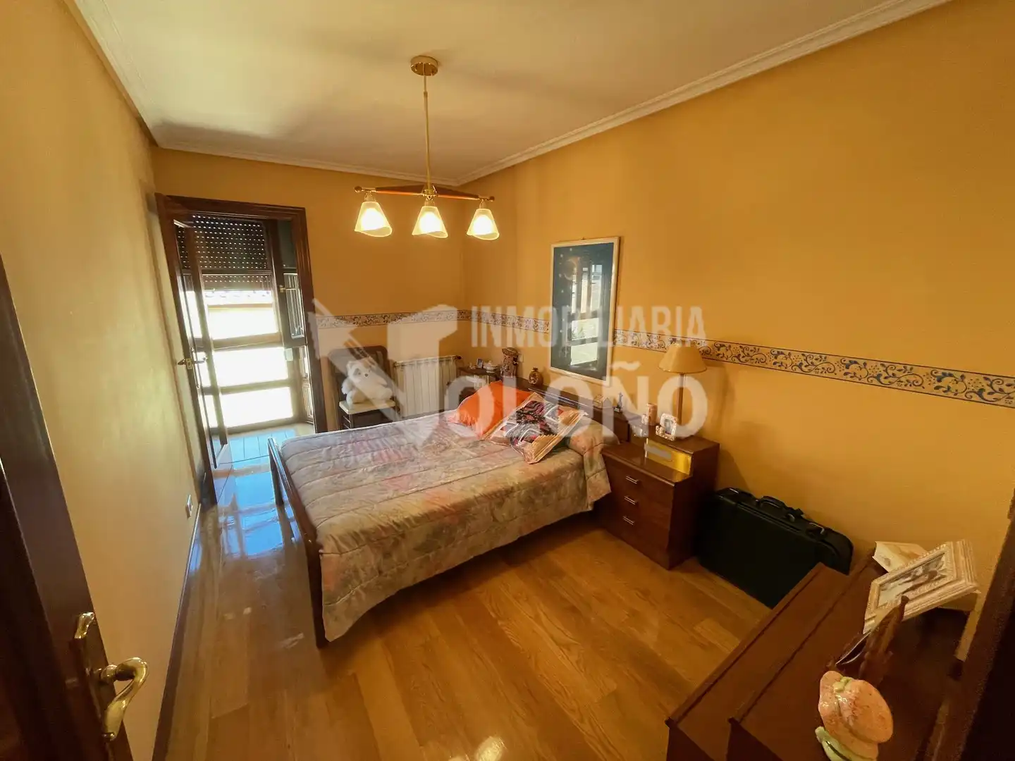 Habitación de Casa adosada en venta en San Asensio con Calefacción, Parquet y Trastero