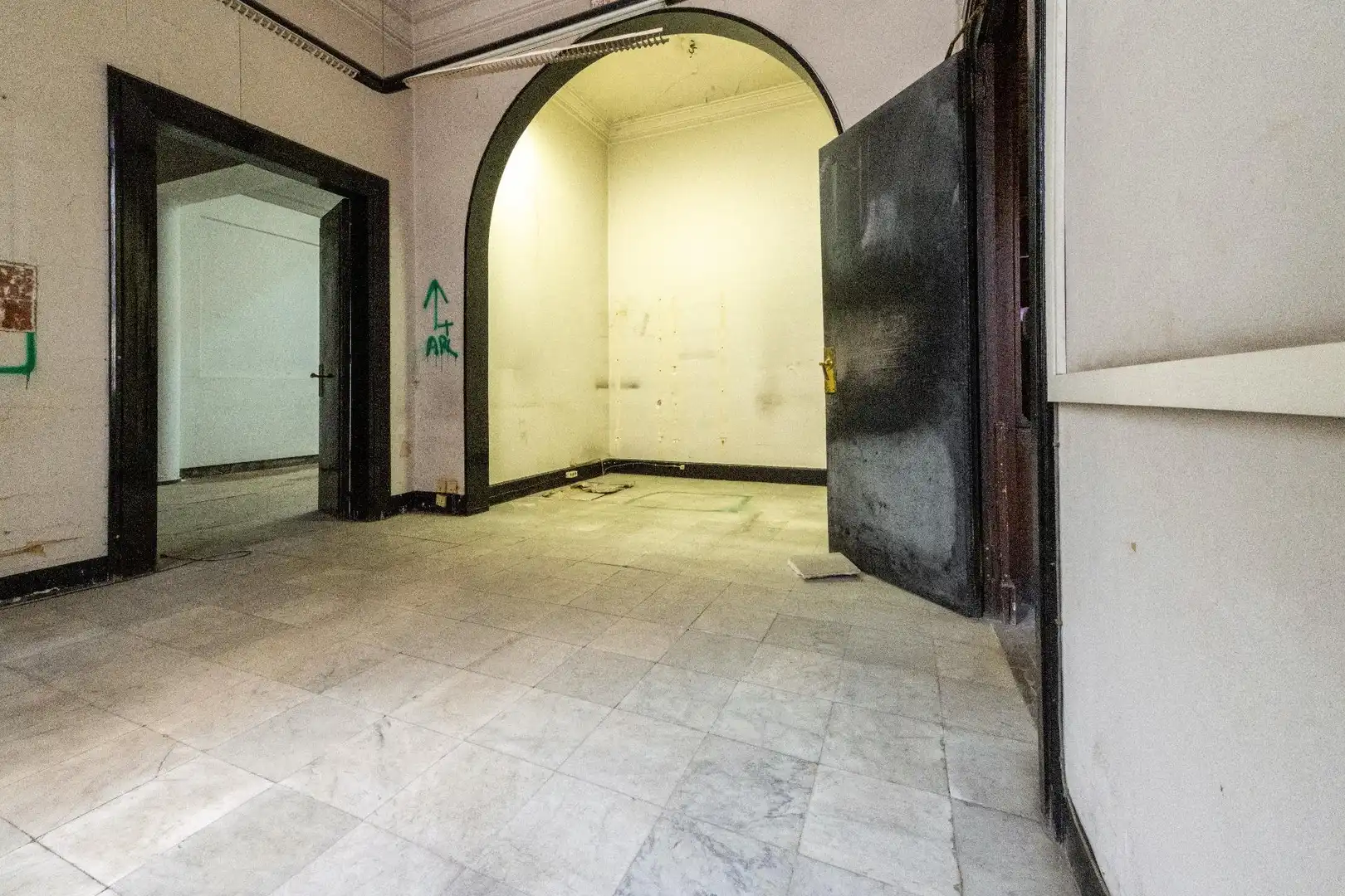 Ground floor for sale in Sabadell  with Private garden and Storage room