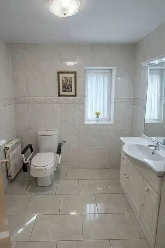 Bany de Casa o xalet en venda en Vitoria - Gasteiz amb Calefacció, Jardí privat i Terrassa