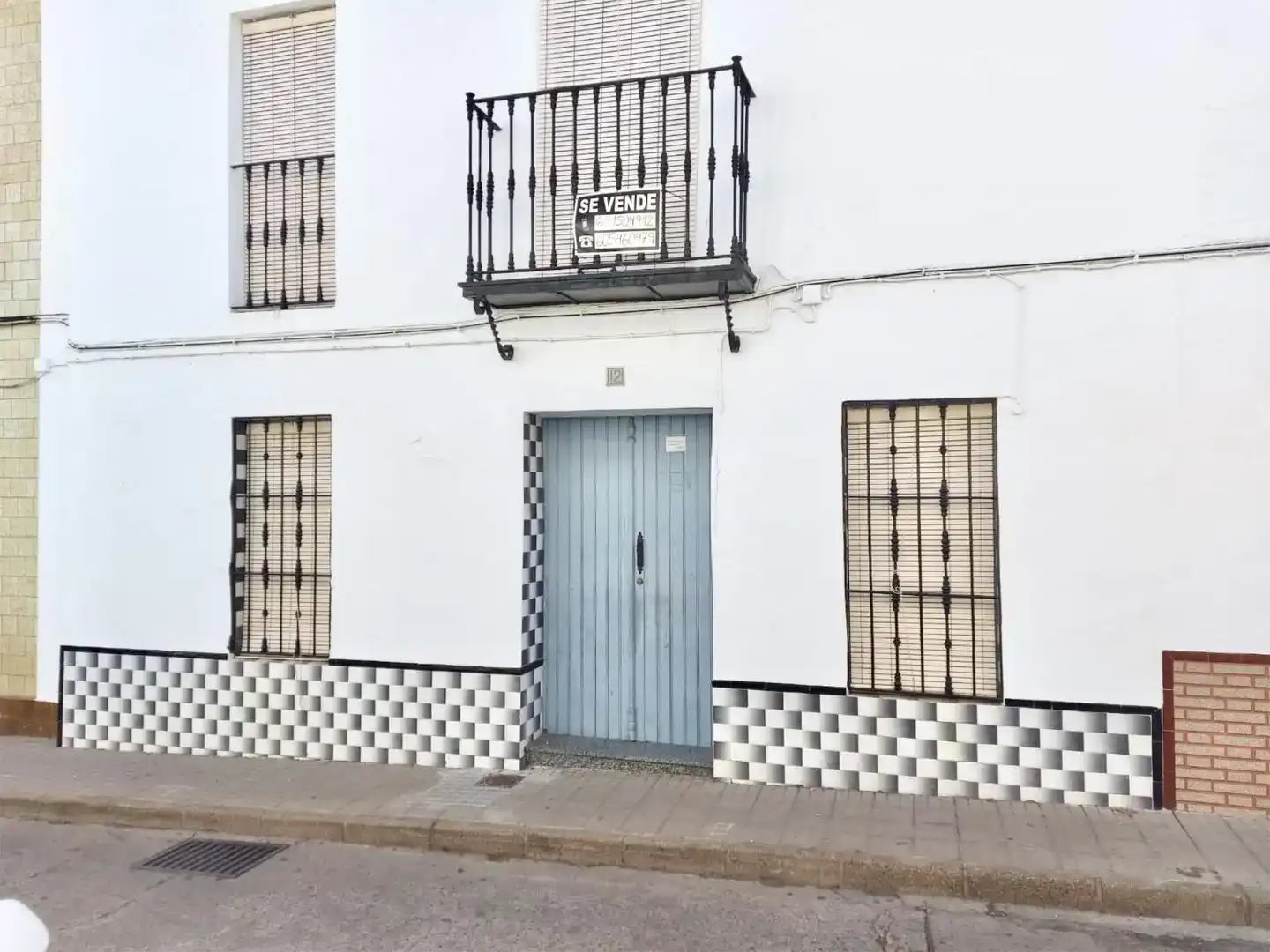 Vista exterior de Casa adosada en venda en Encinasola amb Traster, Moblat i Balcó