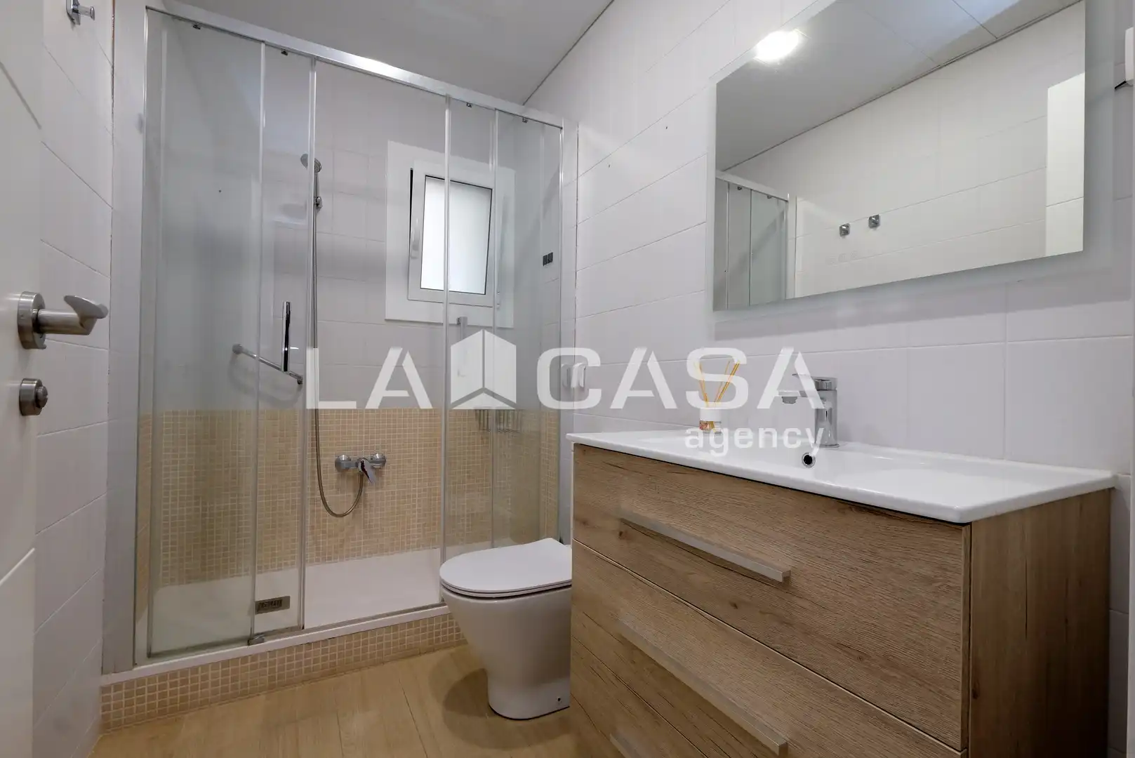 Habitación de Ático en venta en Barcelona con Terraza y Balcón