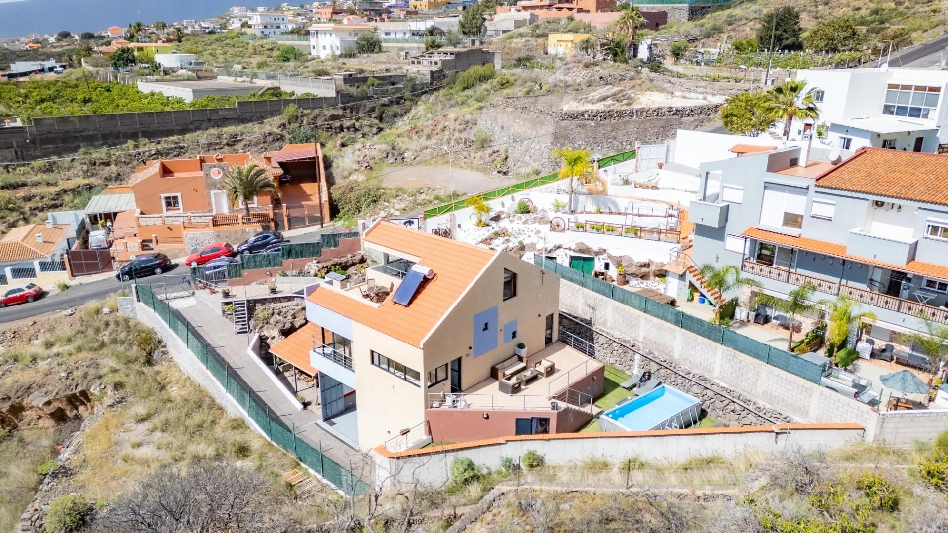 Vista exterior de Casa o xalet en venda en Candelaria amb Jardí privat, Terrassa i Piscina