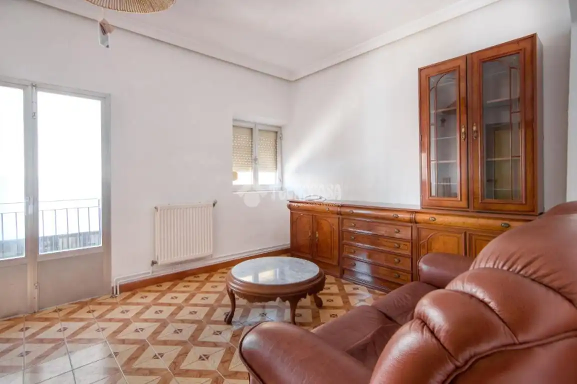 Living room of Flat for rent in Salamanca  with Heating