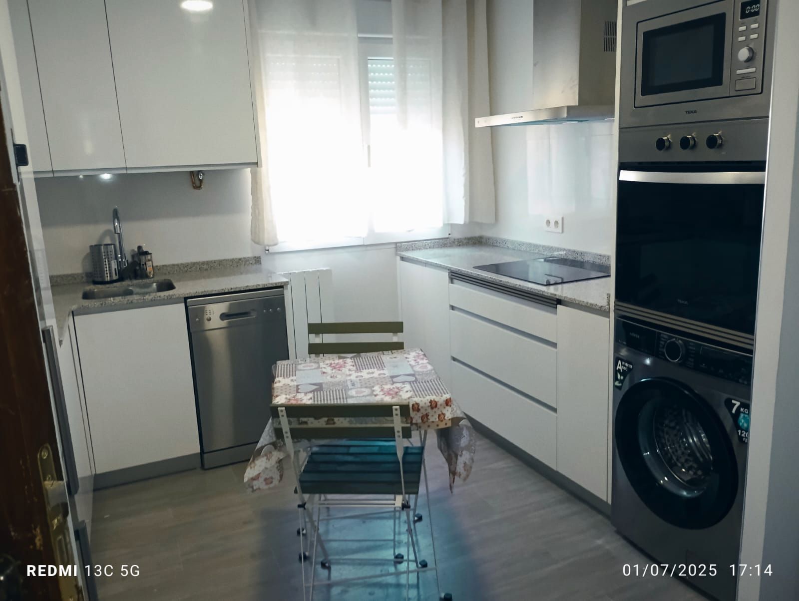 Kitchen of Flat to share in  Zaragoza Capital  with Heating, Parquet flooring and Furnished