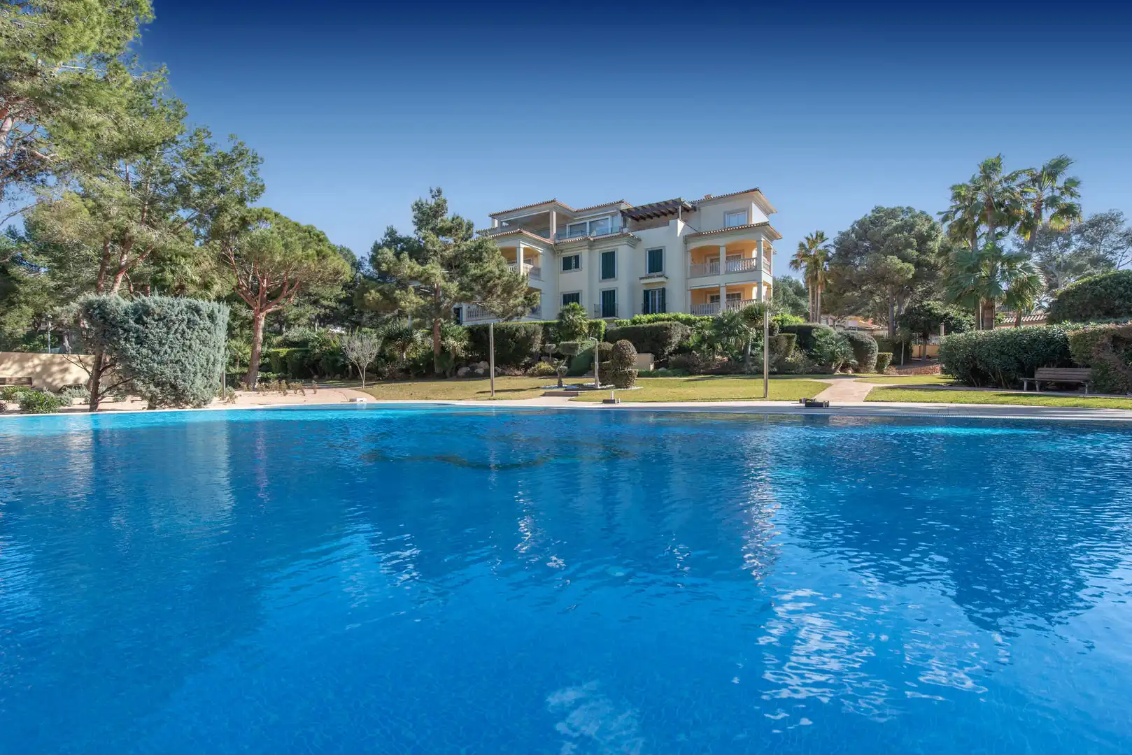 Schwimmbecken von Erdgeschoss zum Verkauf in Calvià mit Klimaanlage, Heizung und Terrasse
