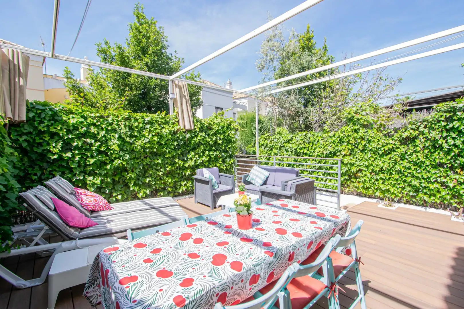 Terraza de Casa adosada en venta en Valencina de la Concepción con Aire acondicionado, Trastero y Piscina comunitaria
