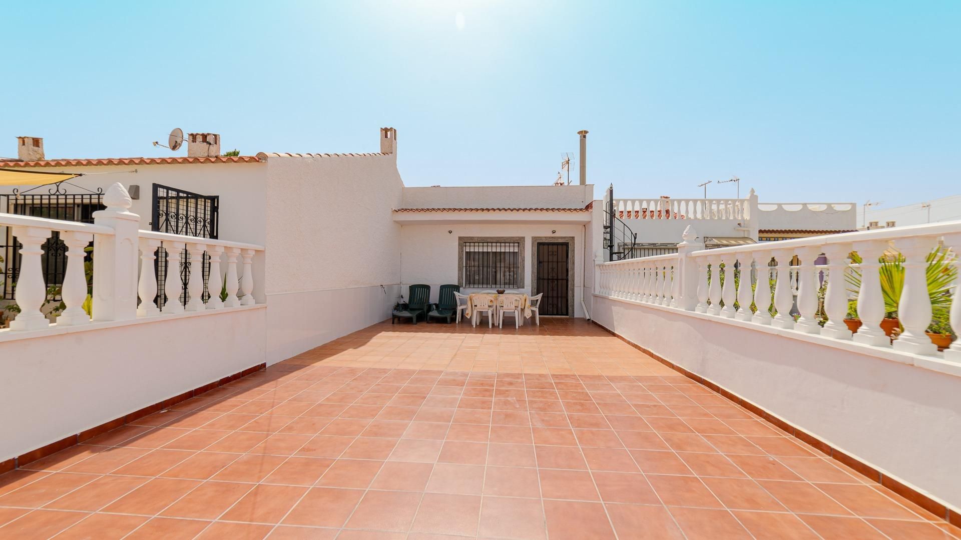 Terrace of House or chalet for sale in Torrevieja  with Private garden