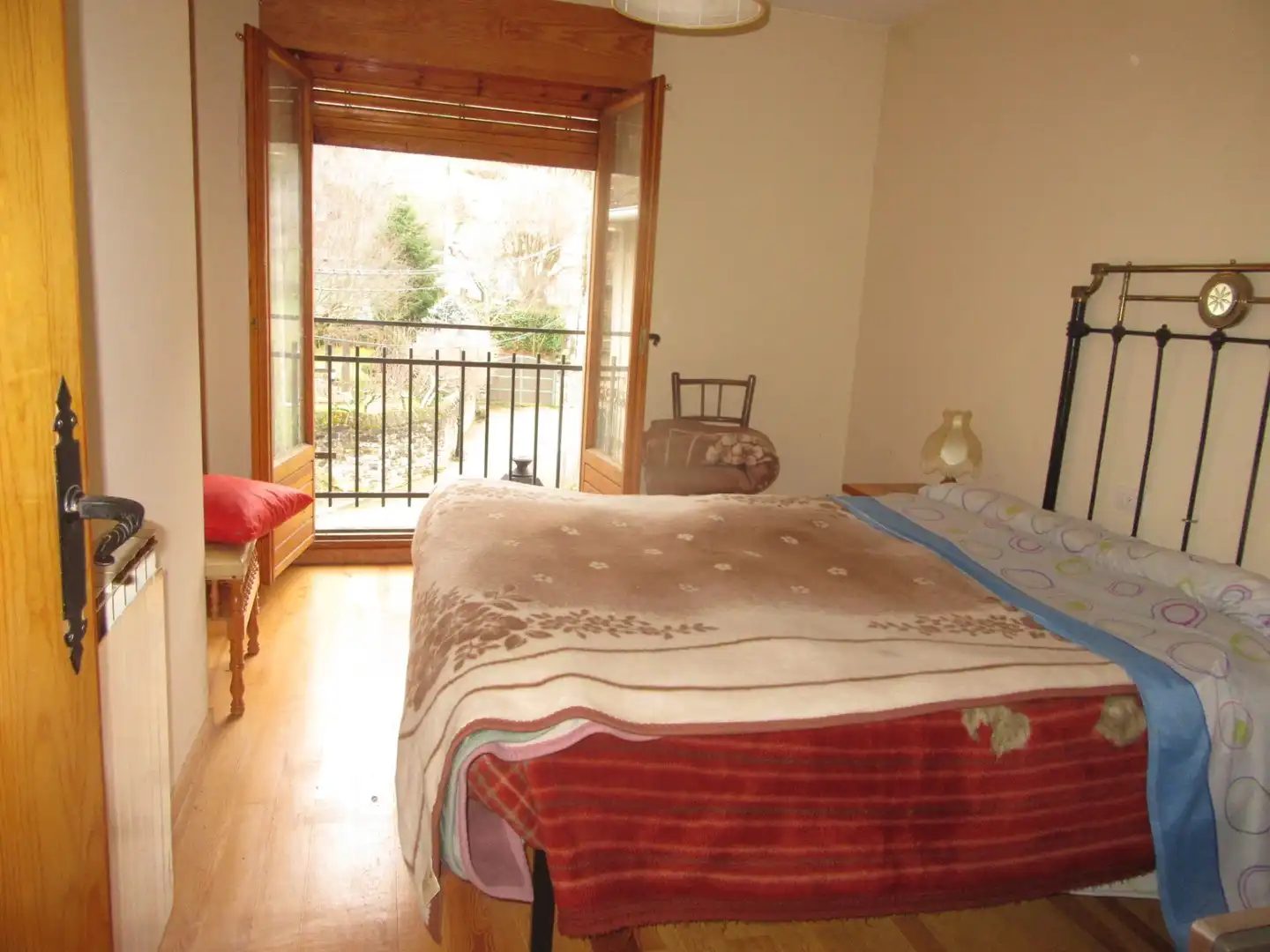 Habitación de Finca rústica en venta en Villanúa con Calefacción, Terraza y Trastero