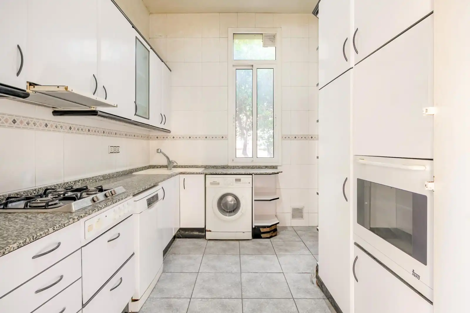 Cocina de Casa o chalet en venta en Sant Feliu de Llobregat con Calefacción, Jardín privado y Terraza