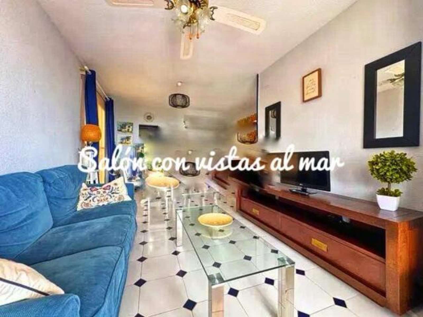 Living room of Apartment to share in Santa Pola  with Air Conditioner and Terrace