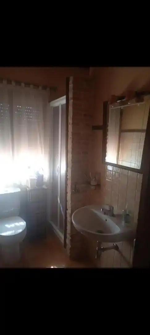 Badezimmer von Country house zum Verkauf in Socuéllamos mit Klimaanlage