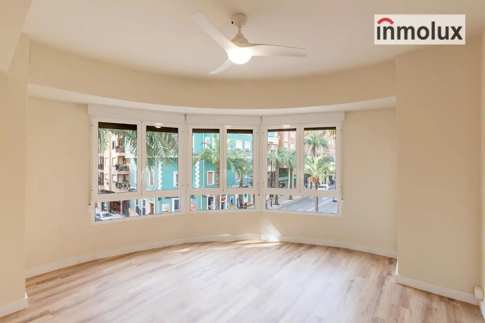 Sala de estar de Piso de alquiler en Alicante / Alacant con Terraza y Alarma