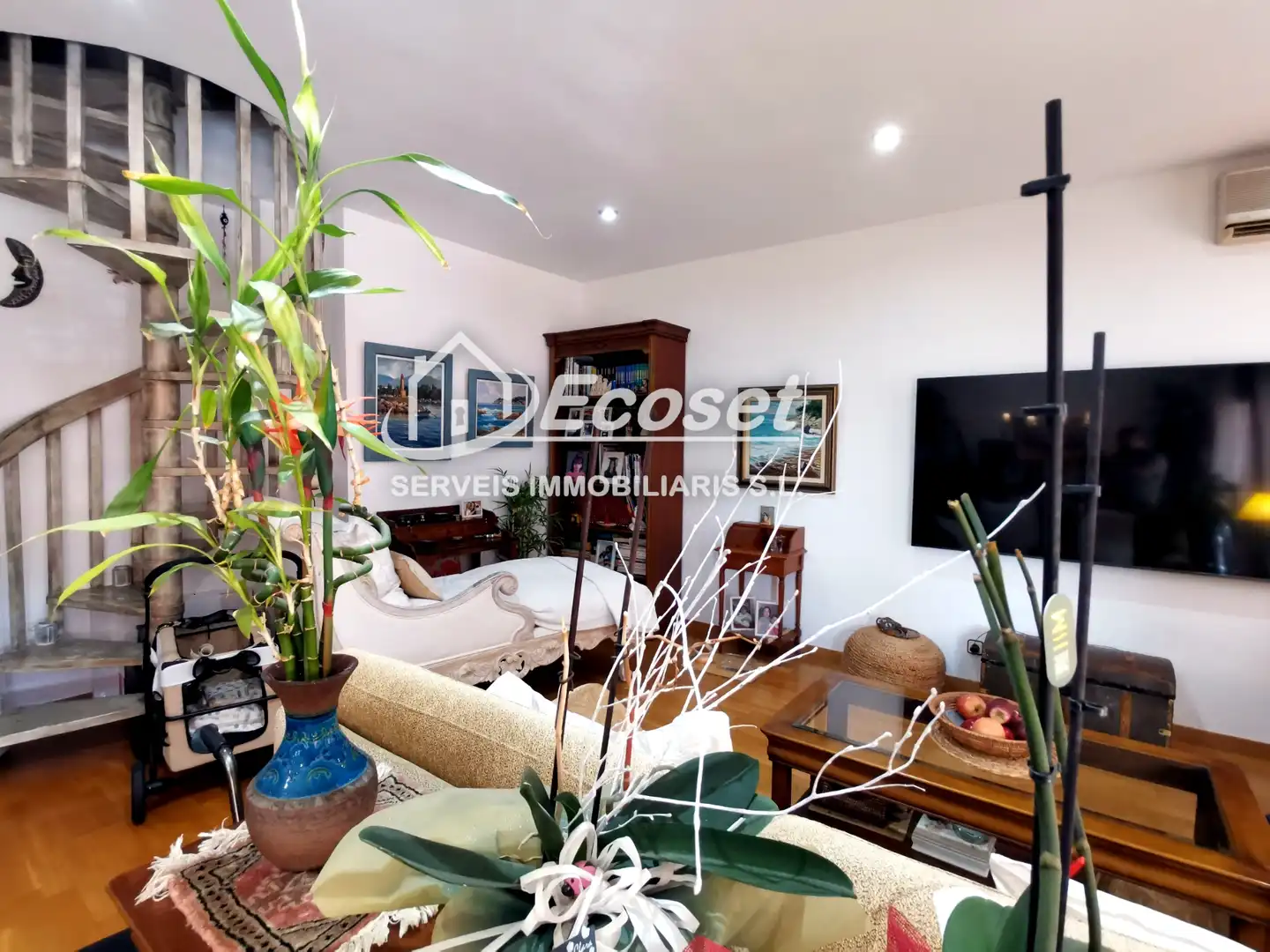 Wohnzimmer von Maisonette zum Verkauf in Cornellà de Llobregat mit Klimaanlage, Parkett und Terrasse