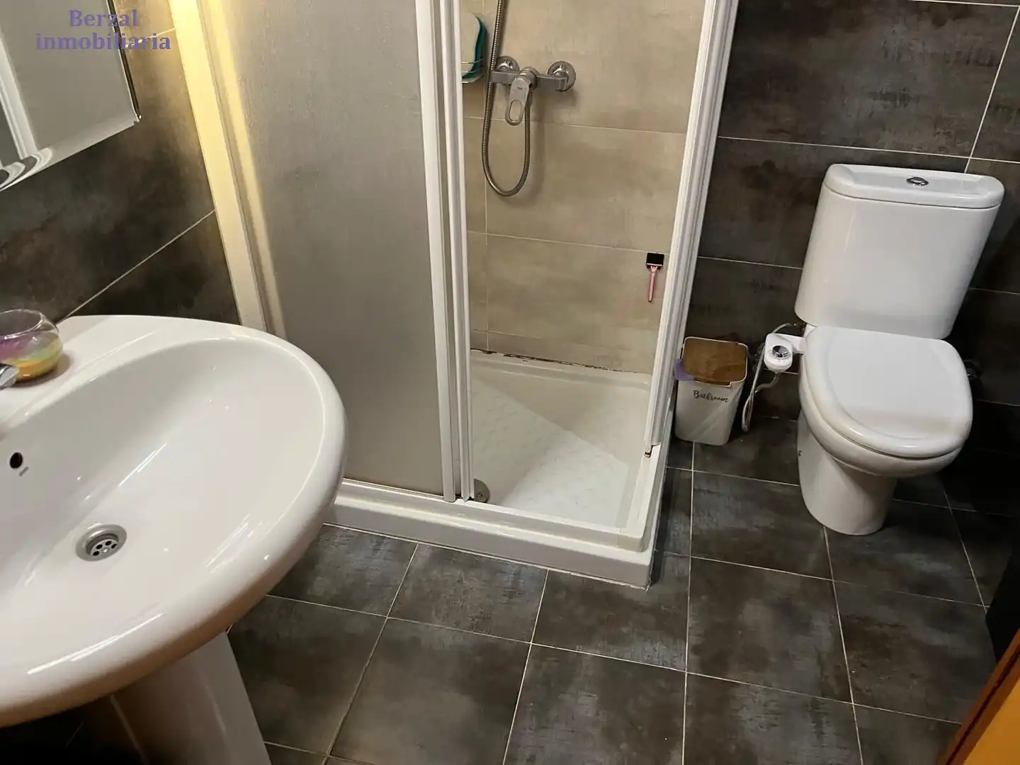 Bathroom of Flat for sale in  Logroño  with Heating
