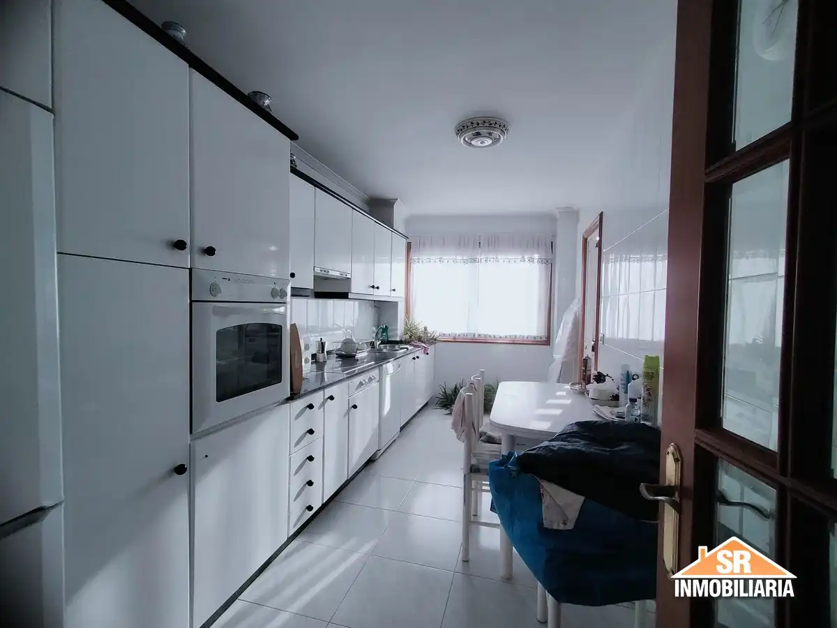 Cocina de Piso de alquiler en A Coruña Capital  con Amueblado, Horno y Lavadora