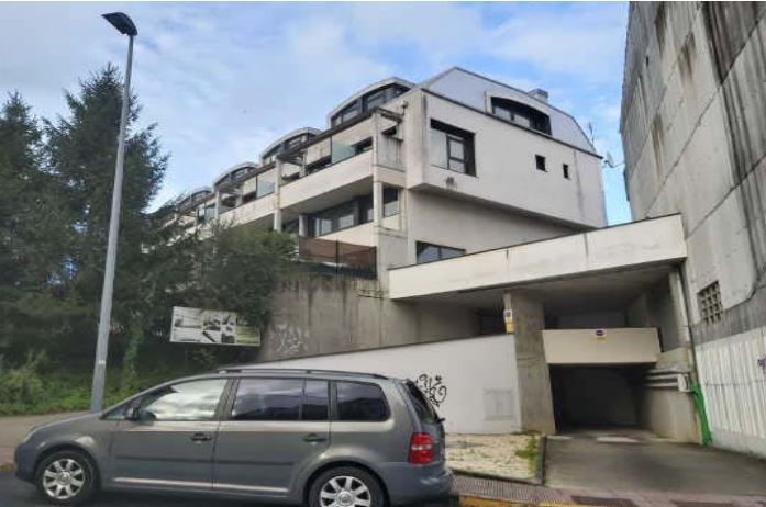 Exterior view of Garage for sale in Cambre 