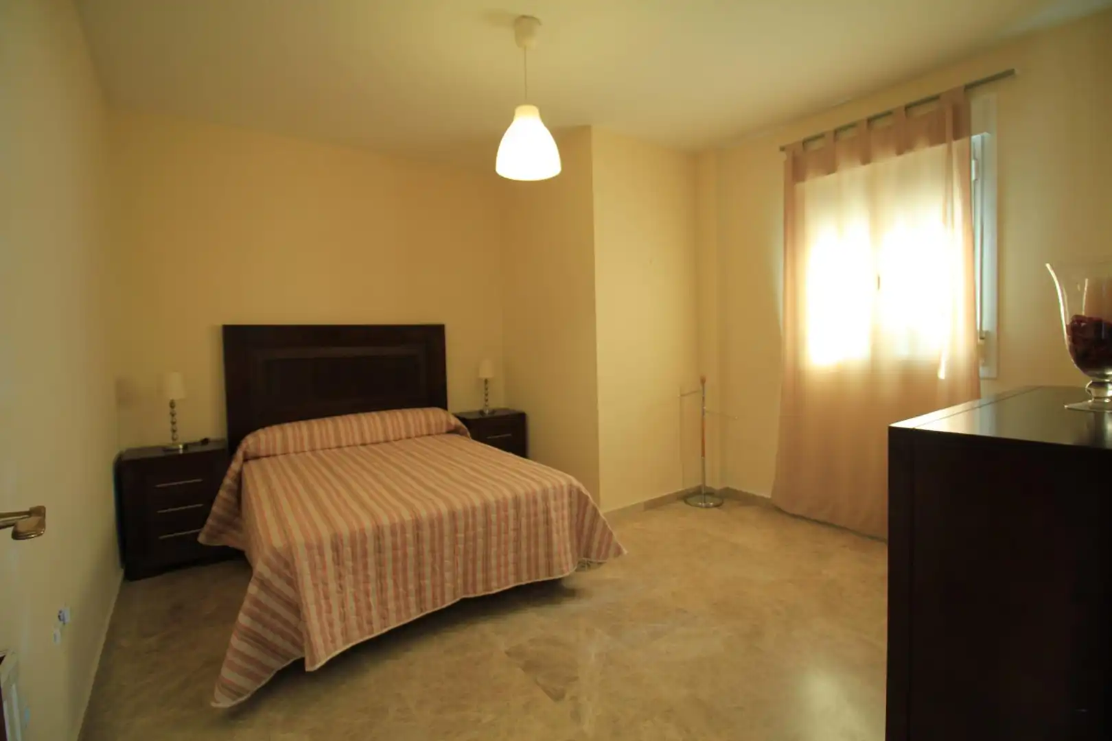 Habitación de Ático de alquiler en Badajoz con Aire acondicionado, Calefacción y Trastero