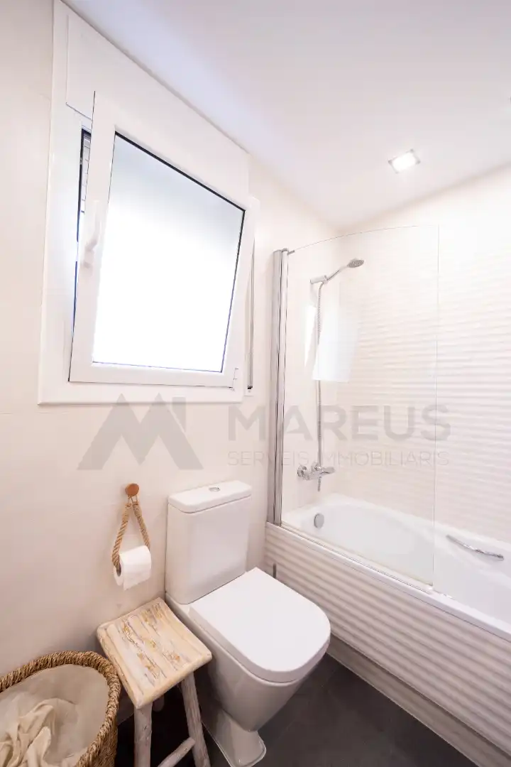 Bathroom of Houses for sale in Sant Esteve Sesrovires  with Heating, Private garden and Terrace