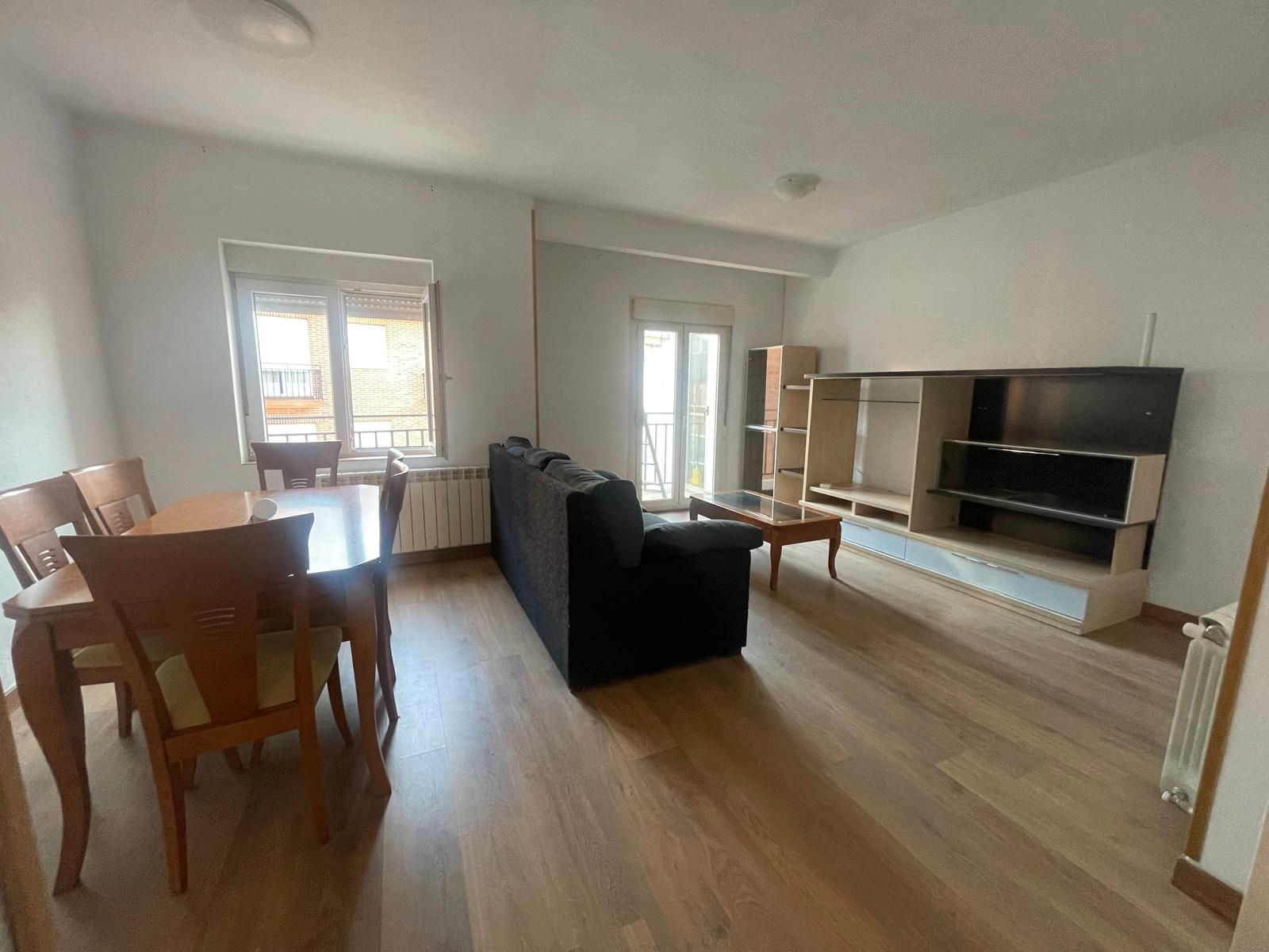 Sala d'estar de Pis de lloguer en Ávila Capital amb Calefacció, Terrassa i Moblat