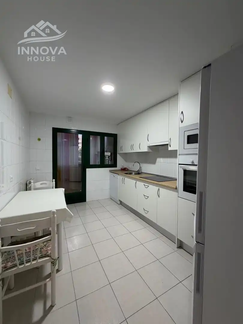 Flat for rent in Avenida Vicente Aleixandre, Sector Plaza de Toros