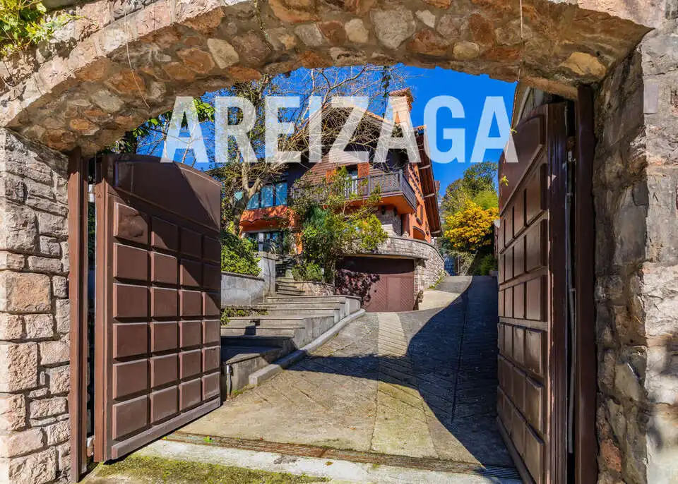 Vista exterior de Casa o xalet en venda en Donostia - San Sebastián  amb Aire condicionat, Calefacció i Terrassa