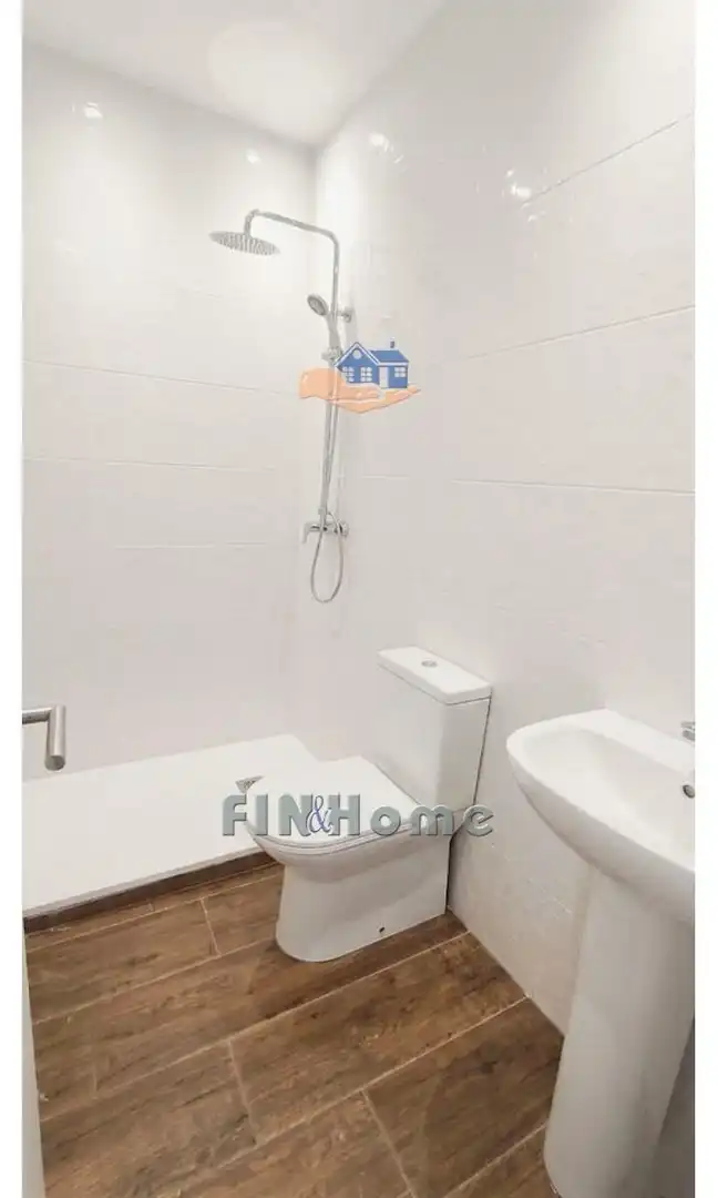 Baño de Piso en venta en Sevilla con Aire acondicionado y Calefacción