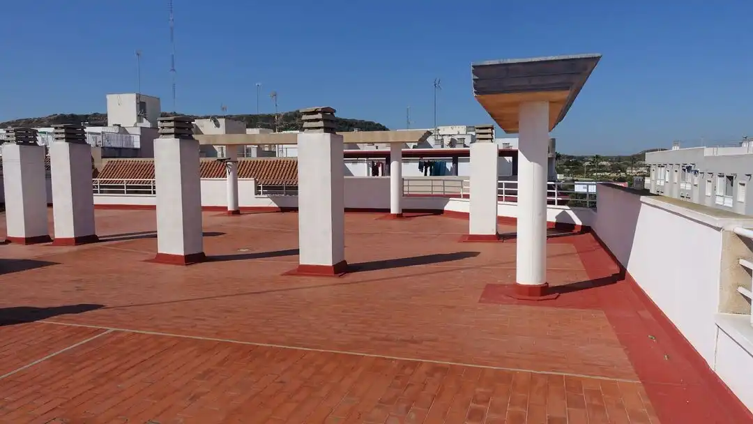 Terraza de Piso en venta en Guardamar del Segura con Aire acondicionado, Terraza y Piscina