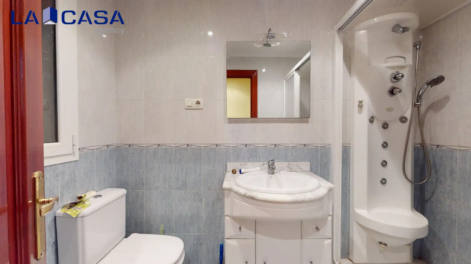 Bathroom of Flat for sale in Bilbao   with Terrace and Furnished