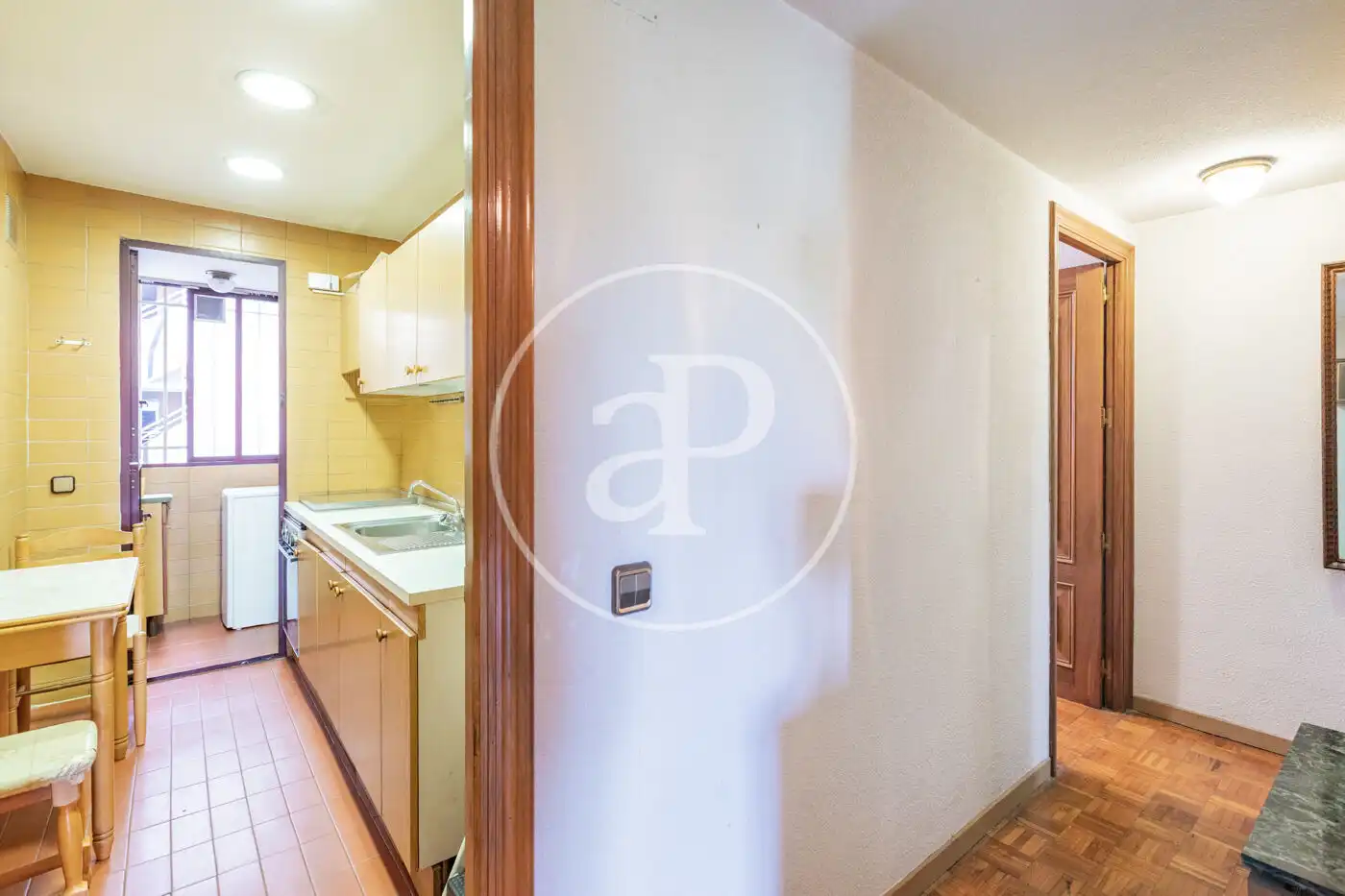 Küche von Wohnung zum Verkauf in Madrid mit Klimaanlage, Heizung und Privatgarten
