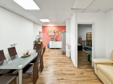 Local commercial à vendre à Avenida de Colmenar Viejo