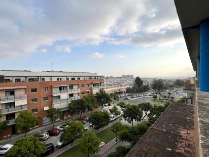 Vista exterior de Àtic de lloguer en Tomares amb Aire condicionat, Calefacció i Terrassa